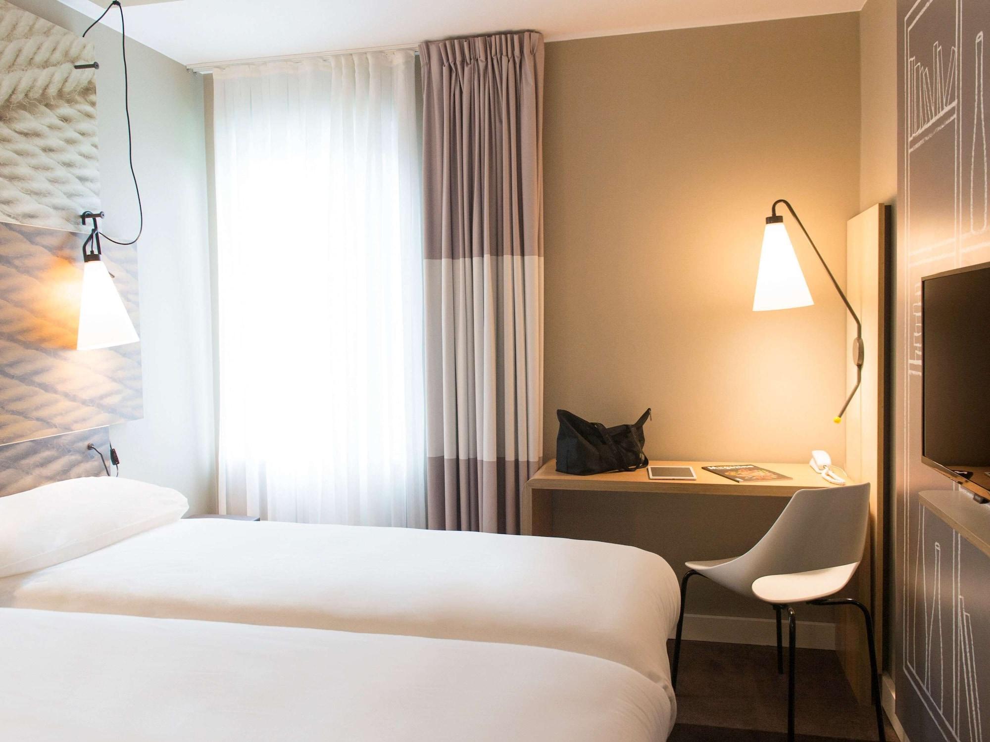 Hotel Ibis Wavre Brussels East Esterno foto