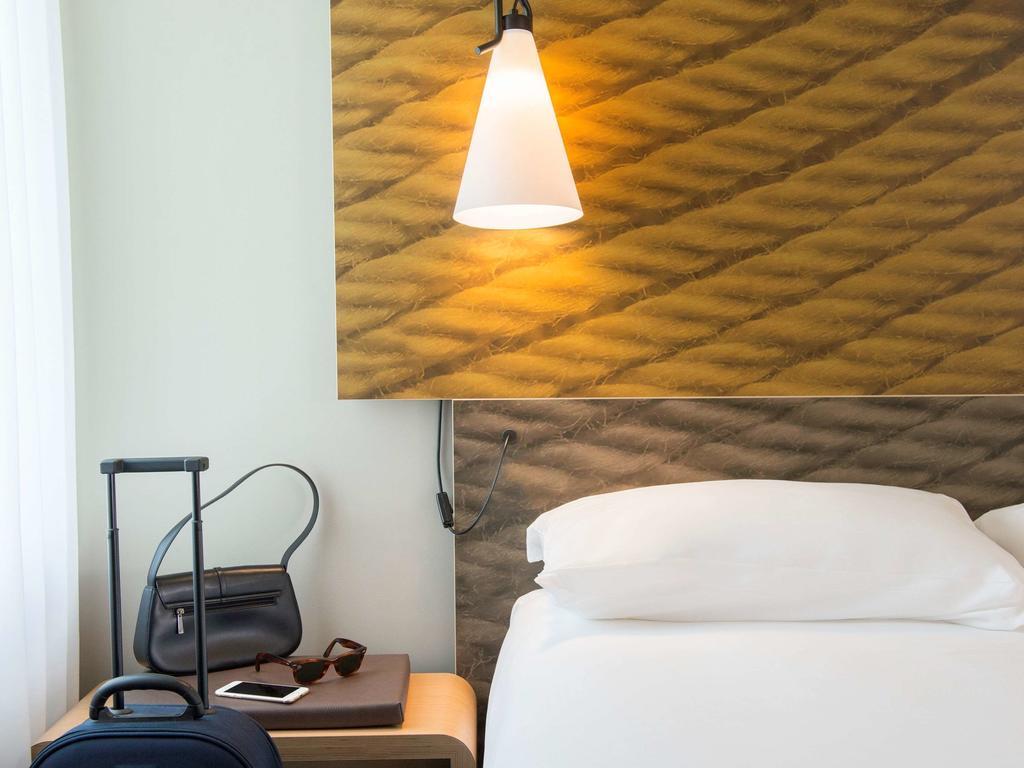 Hotel Ibis Wavre Brussels East Esterno foto
