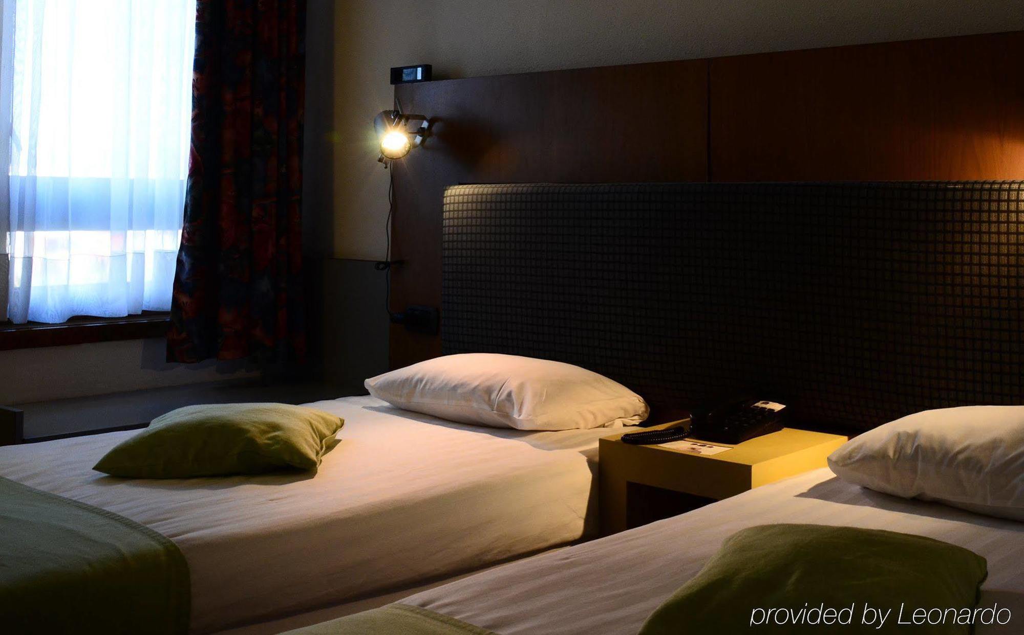 Hotel Ibis Wavre Brussels East Esterno foto